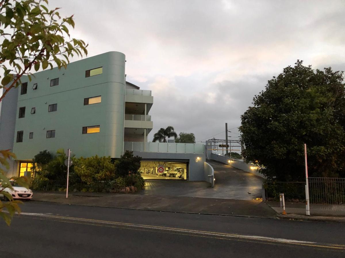 Cool Apartment, Central To Everything, Share With 2X Bulldogs Auckland Exterior photo