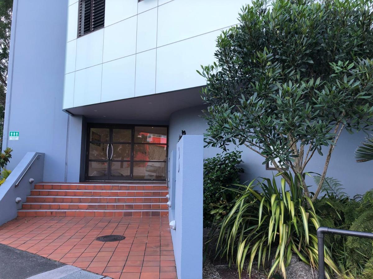 Cool Apartment, Central To Everything, Share With 2X Bulldogs Auckland Exterior photo